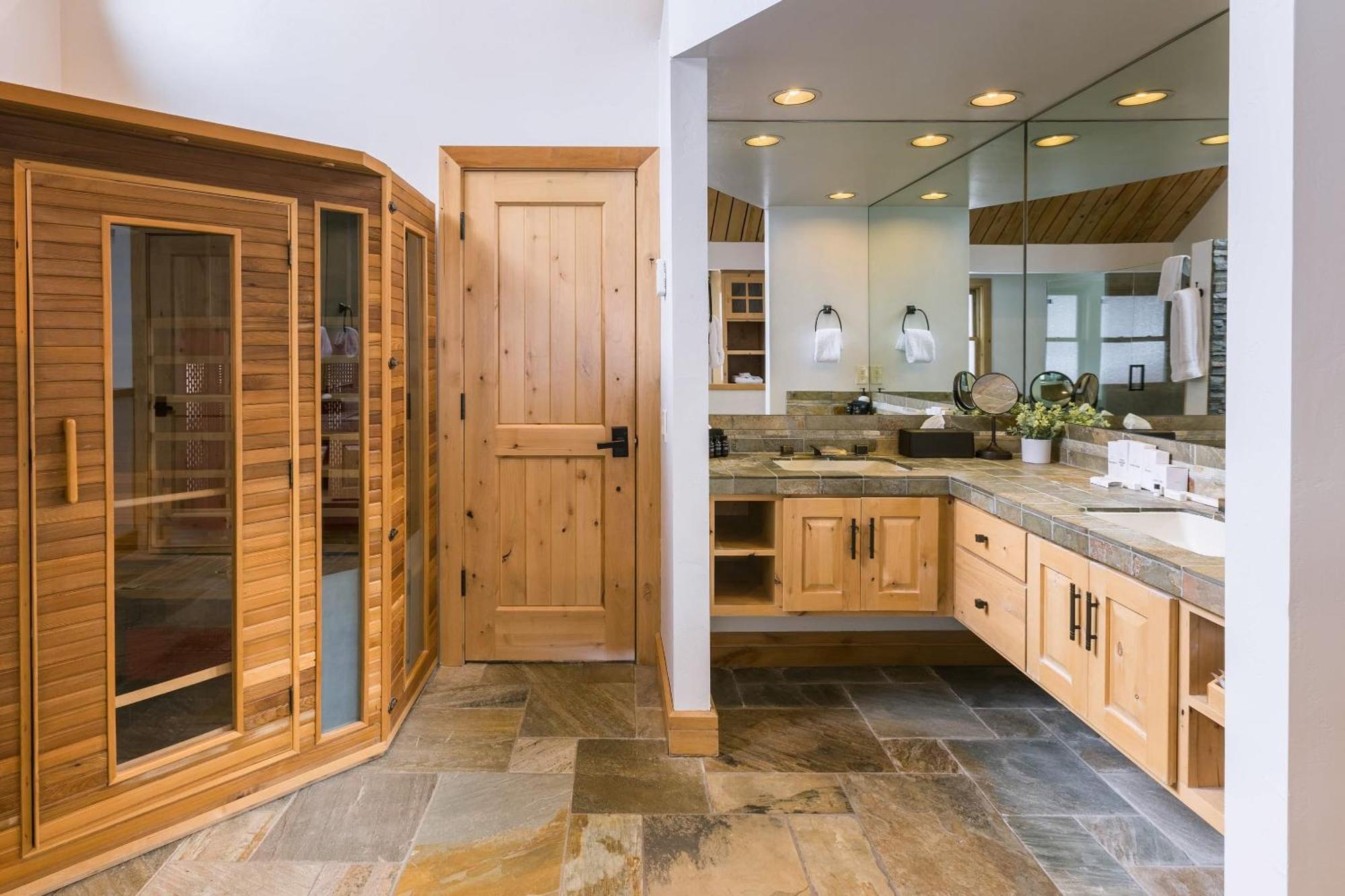 Coyote Moon By Avantstay Cabin Wsauna Mins From Dt Truckee Northstar Exterior photo